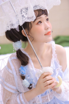 草莓酱JK白丝自慰流白浆